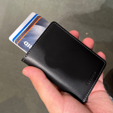 【キャッシュレス】スマートなカードケースSECRID【財布】